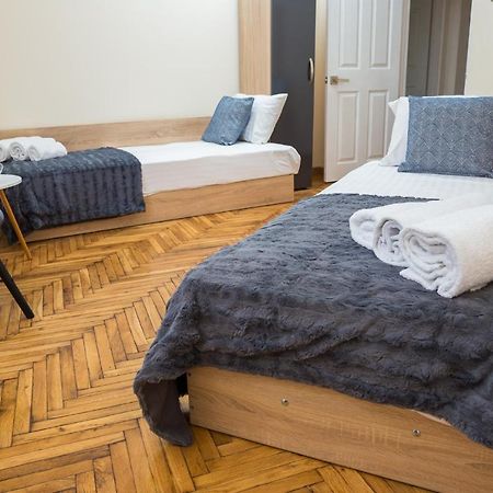 Apartment Zdravets, In The Heart Of The Old City Veliko Tárnovo Exterior foto