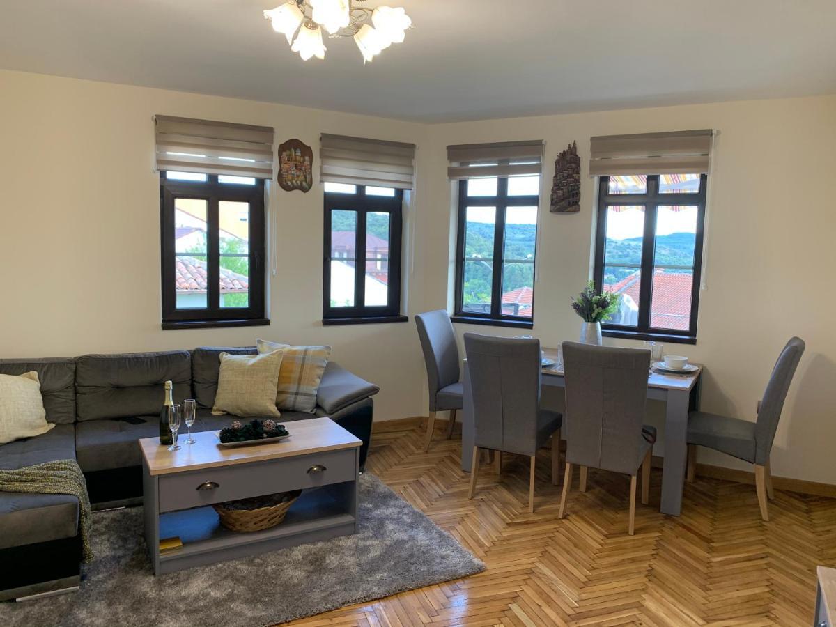 Apartment Zdravets, In The Heart Of The Old City Veliko Tárnovo Exterior foto