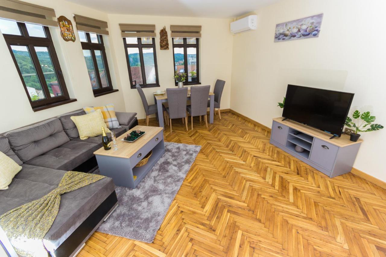 Apartment Zdravets, In The Heart Of The Old City Veliko Tárnovo Exterior foto