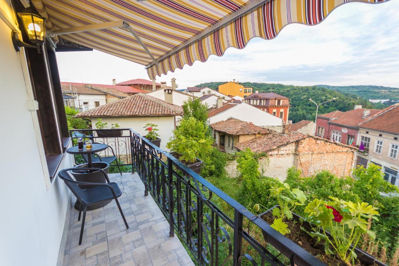 Apartment Zdravets, In The Heart Of The Old City Veliko Tárnovo Exterior foto