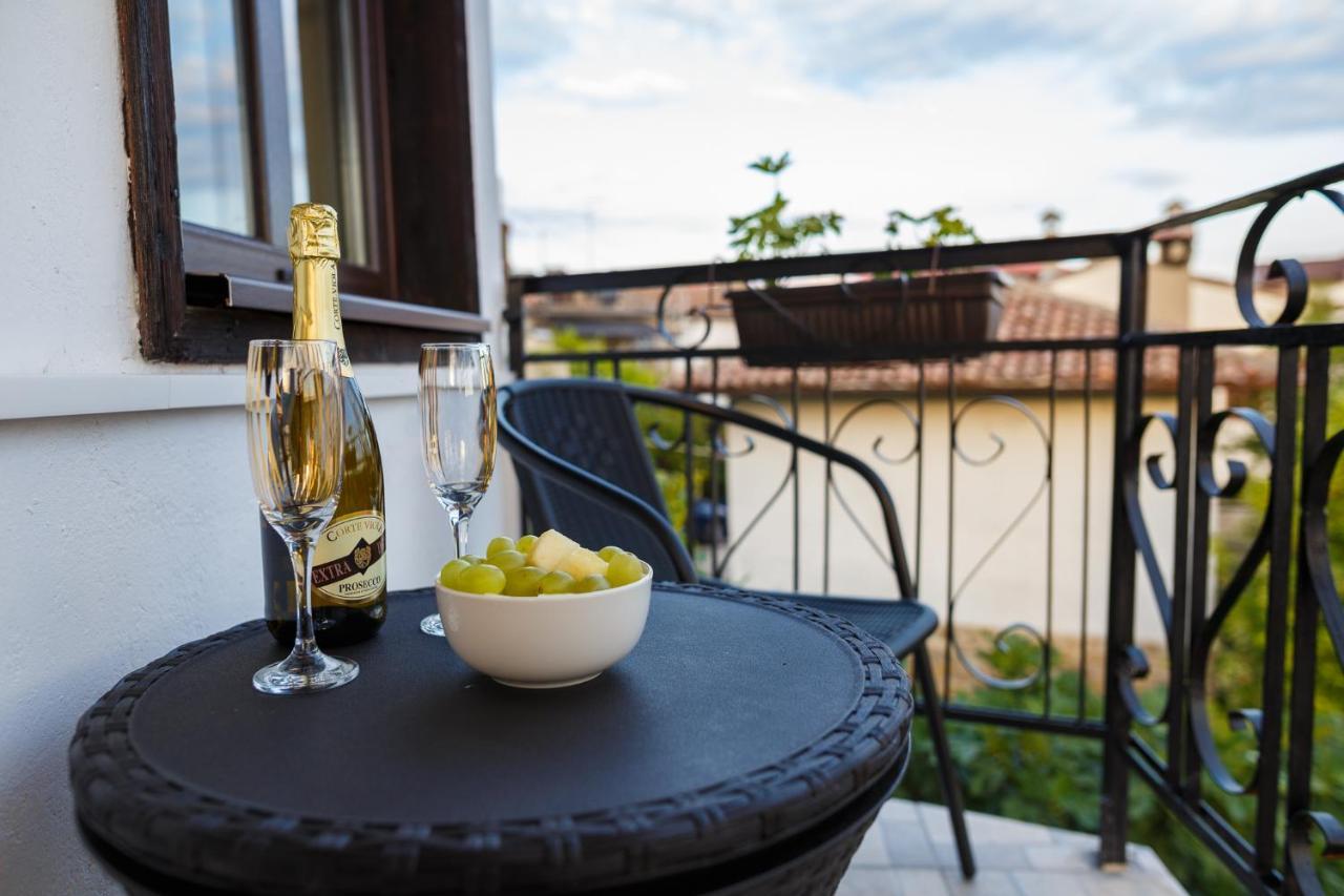 Apartment Zdravets, In The Heart Of The Old City Veliko Tárnovo Exterior foto