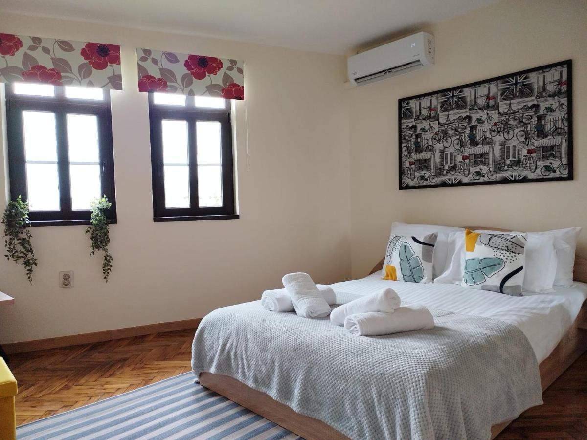 Apartment Zdravets, In The Heart Of The Old City Veliko Tárnovo Exterior foto